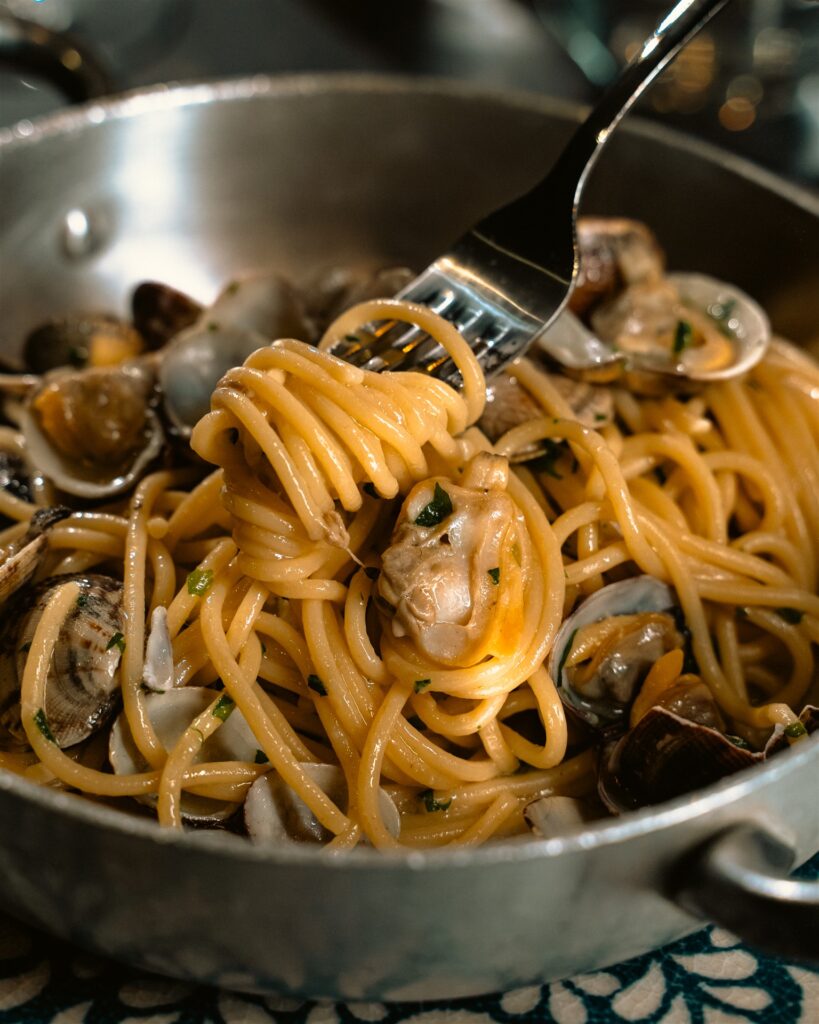 Spaghetti alle vongole tra i primi di mare del ristorante Serenata